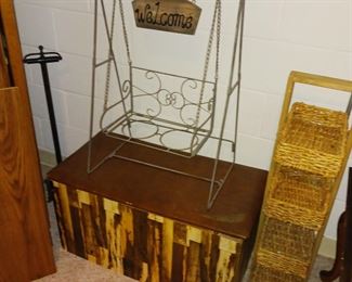 Glider plant stand garden art