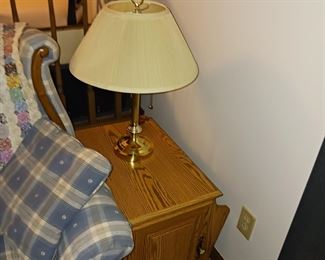 Oak end table with magazine storage