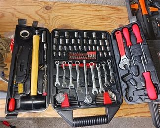 All-in-one portable wrench tool set
