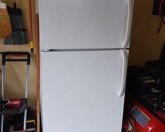 Frigidaire refrigerator freezer