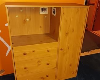 Pine bedroom furniture wardrobe dresser