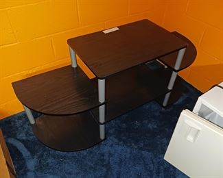 Multi-tier entertainment table plant stand