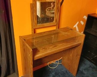 Vintage vanity makeup mirror and table