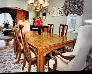 Dining Table w/ 1 Leave & 6 Chairs