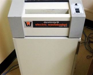 Destroyit Electric Wastebasket Model # 198-S, Powers On
