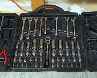 Crescent Brand Ratchet Standard/ Metric Set, In Hard Sided Carry Case