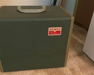 Vintage Projector with Screen 