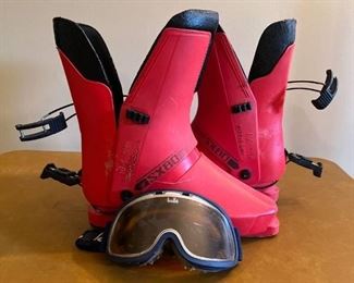 SX80 Ski Boots Size Small & Goggles