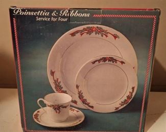Poinsettia and Ribbons 4 Piece Table Setting Set