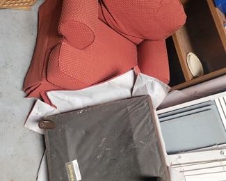 Broyhill arm chair with ottoman missing 1 plastic foot on ottoman $45