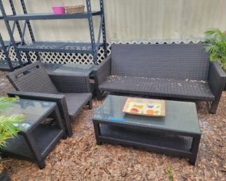 Picture without cushions