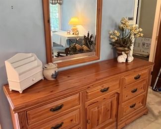 Beautiful pine dresser with mirror