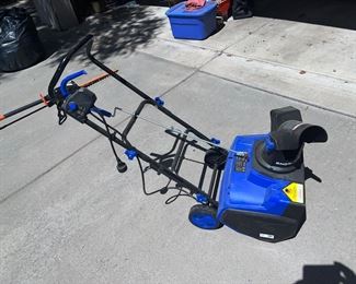Electric snowblower