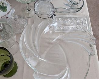 Glass platters
Anchor Hocking Wexford candy dish