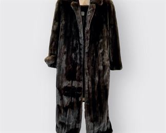 Authentic Mink Coat Full length Very good condition.
