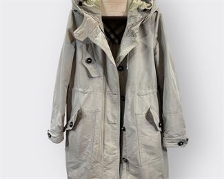 AUTHENTIC BURBERRY BRIT RAIN PARKA WOMENS SIZE 10 TAN W/BLACK BUTTONS
