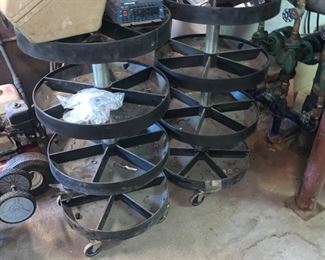 Storage spinning racks