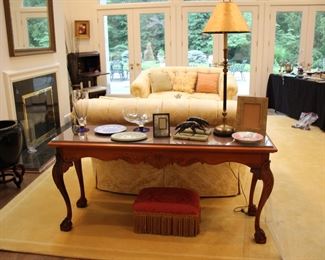 Living room - Chippendale style console