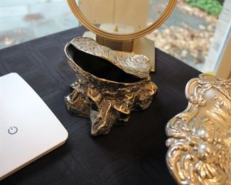 Oyster shell??? silver???