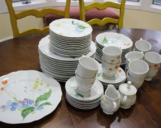 Set floral china "Early Morn" by International Rhythm China