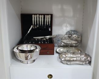 Silver plate pieces & Reed & Barton "Kings" silver plate flatware set