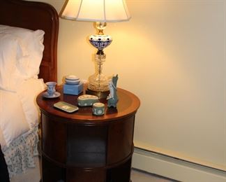 Drexel Heritage round mahogany book table