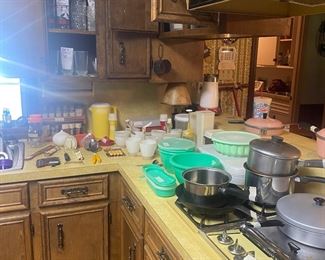 Vintage Tupperware , vintage cookware! 