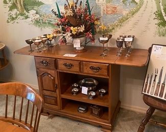 Rock Maple Bar/ Server 