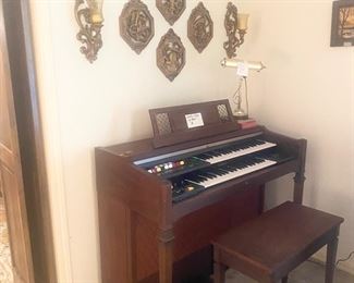 Vintage Baldwin Organ! 