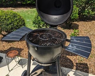 Akorn CharGriller smoker