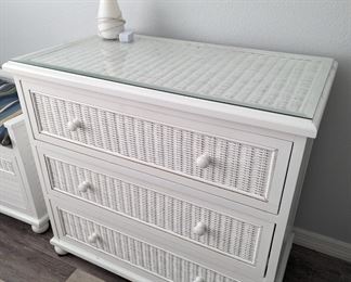 Wicker chest of drawers