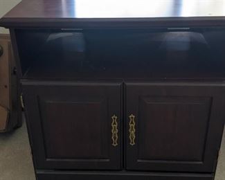 End table/TV stand