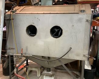 Sand Blasting cabinet
