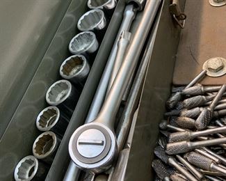 Thorsen 3/4" ratchet and 21 piece socket set 