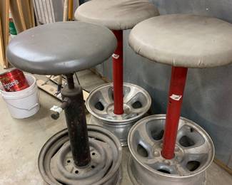 stools made with wheels