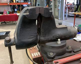 vintage WILTON bullet vise, 6" jaws