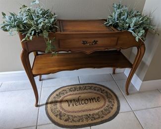 Vintage entry table