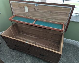 Lane cedar chest