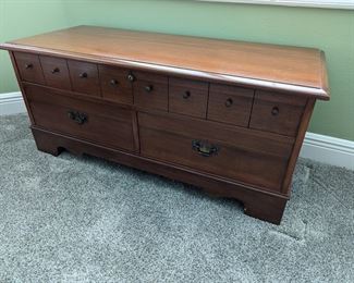 Lane cedar chest