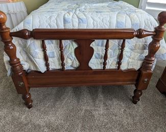 Matching twin beds w/solid wood headboard & footboard