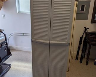 Storage cabinet