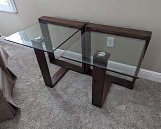 Modern end table pair