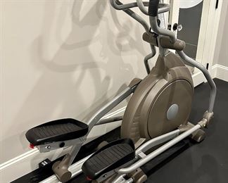 Spirit Fitness XE 295 Elliptical