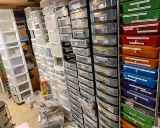 LOTS OF AIRPLANE PARTS AND STUFF--MORE YA BUY THE CHEAPER IT IS--ALL HAS TO  FLY AWAY !!!