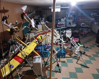 NEED AN AIRPLANE STAND ???