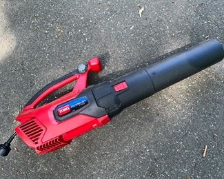 Toro PowerJet leaf blower