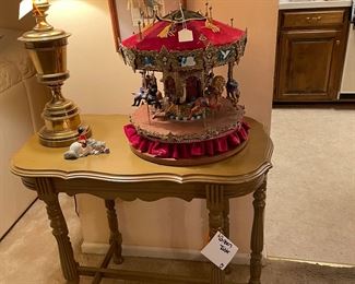 small lamp table & seasonal