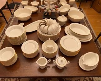 Noritake "Tulane" china set