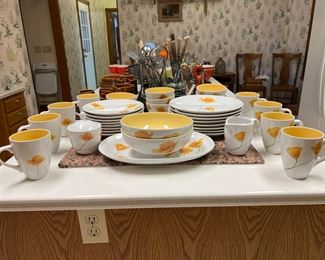 Pfaltzgraff "Sunshine" dinnerware