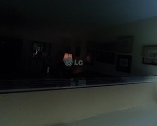 LG TV 45" w/remote